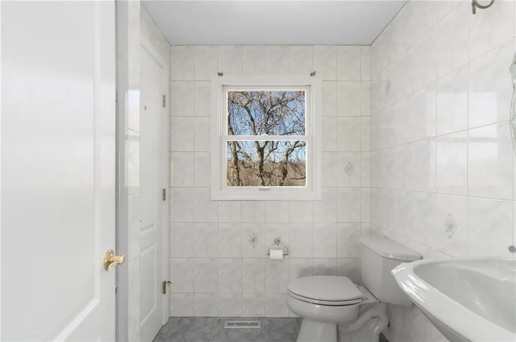 182 South Jerry Cove Road South Kingstown RI 02879