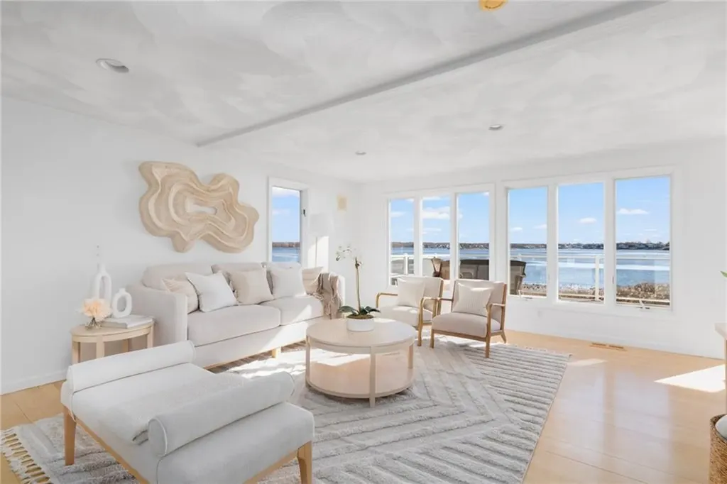 182 South Jerry Cove Road South Kingstown RI 02879