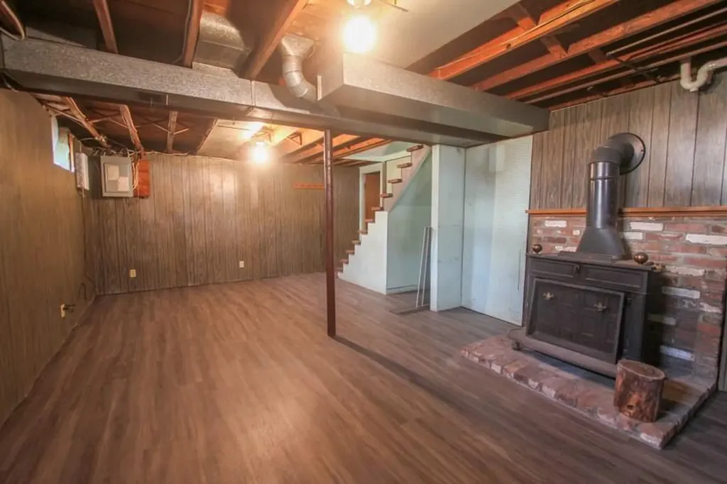 29 Ideal Court Warwick RI 02818