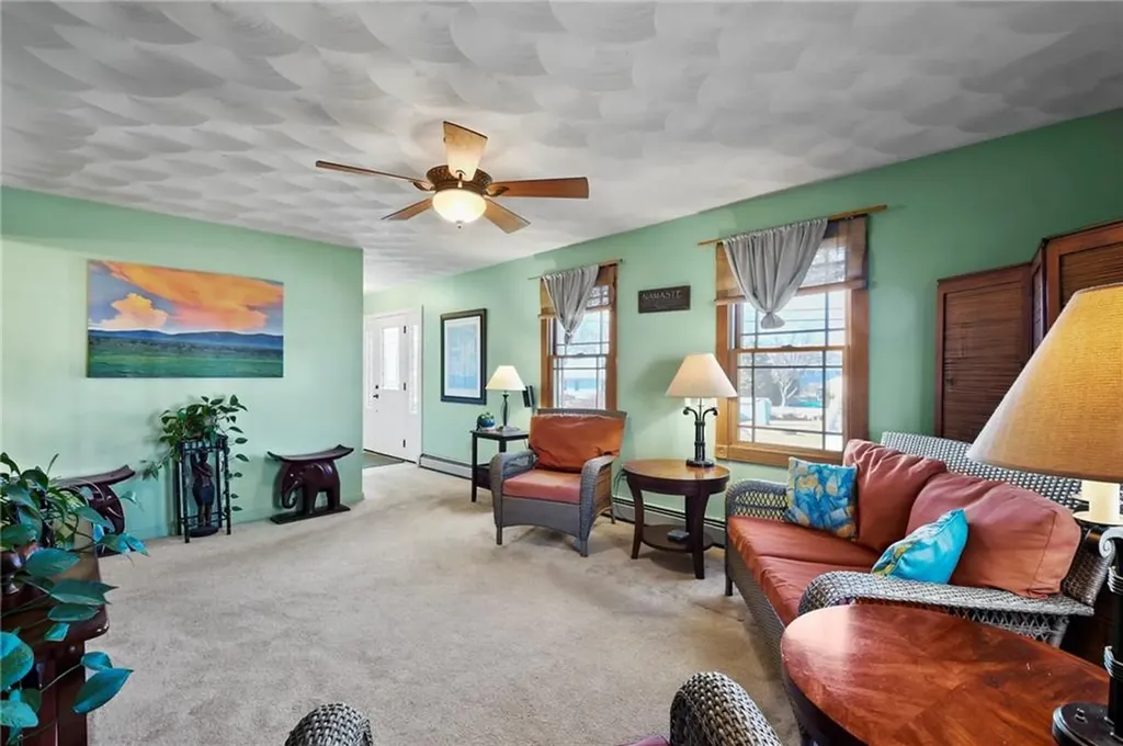 12 Matthew Court Warren RI 02885