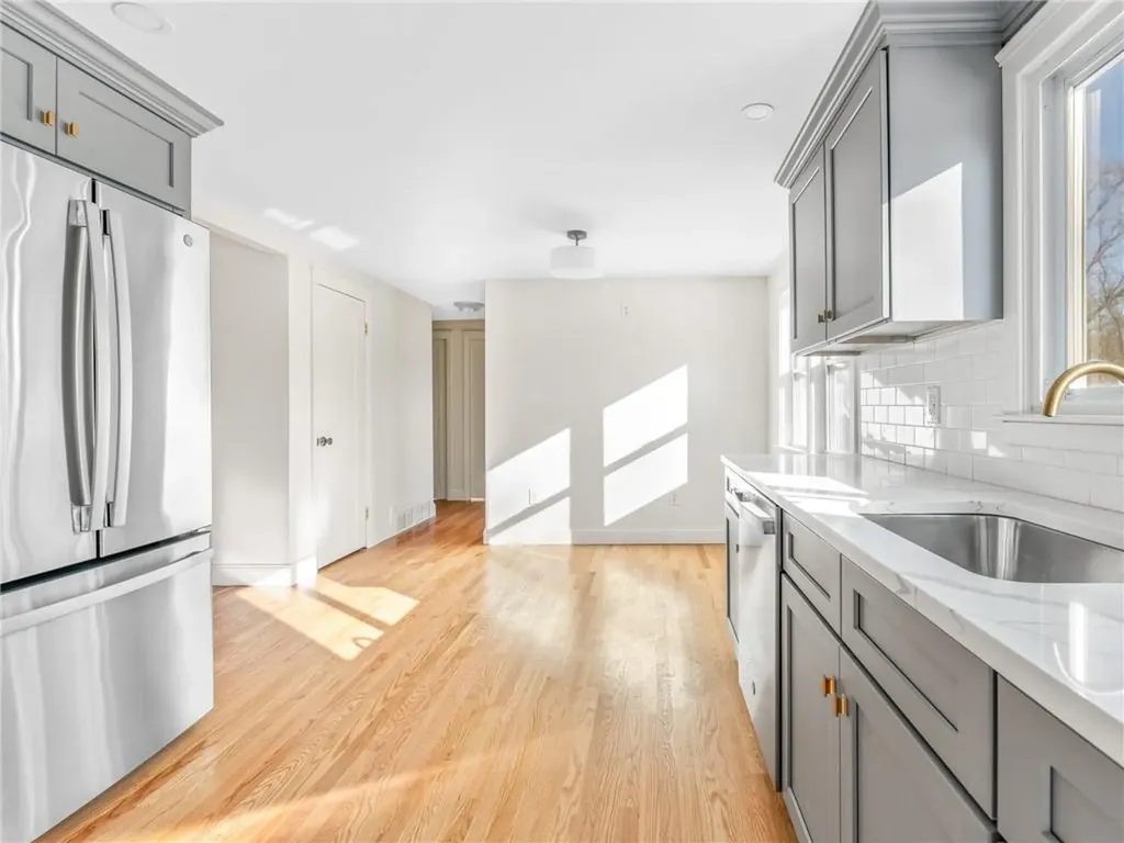 11 Amanda Court Cranston RI 02920