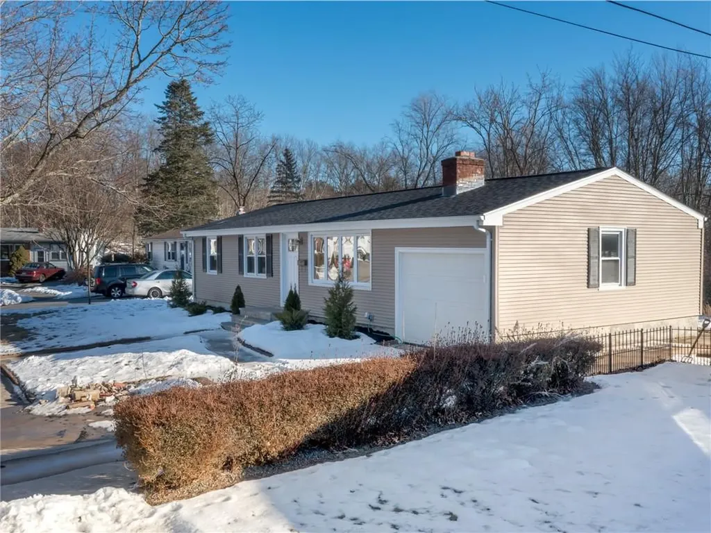 11 Amanda Court Cranston RI 02920