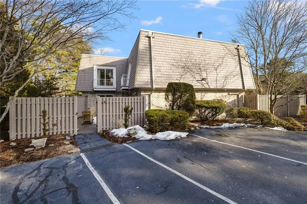 5 Caddy Rock Road North Kingstown RI 02852
