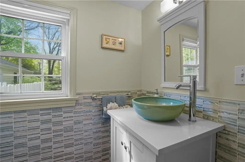 41 River Road Lincoln RI 02865