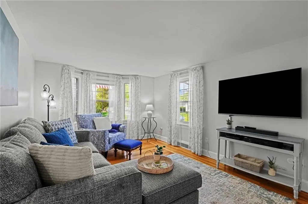 41 River Road Lincoln RI 02865