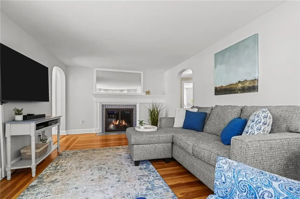 41 River Road Lincoln RI 02865
