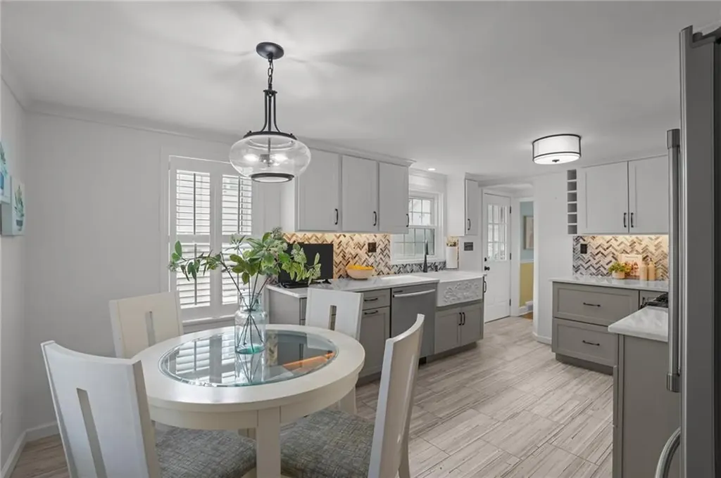 41 River Road Lincoln RI 02865