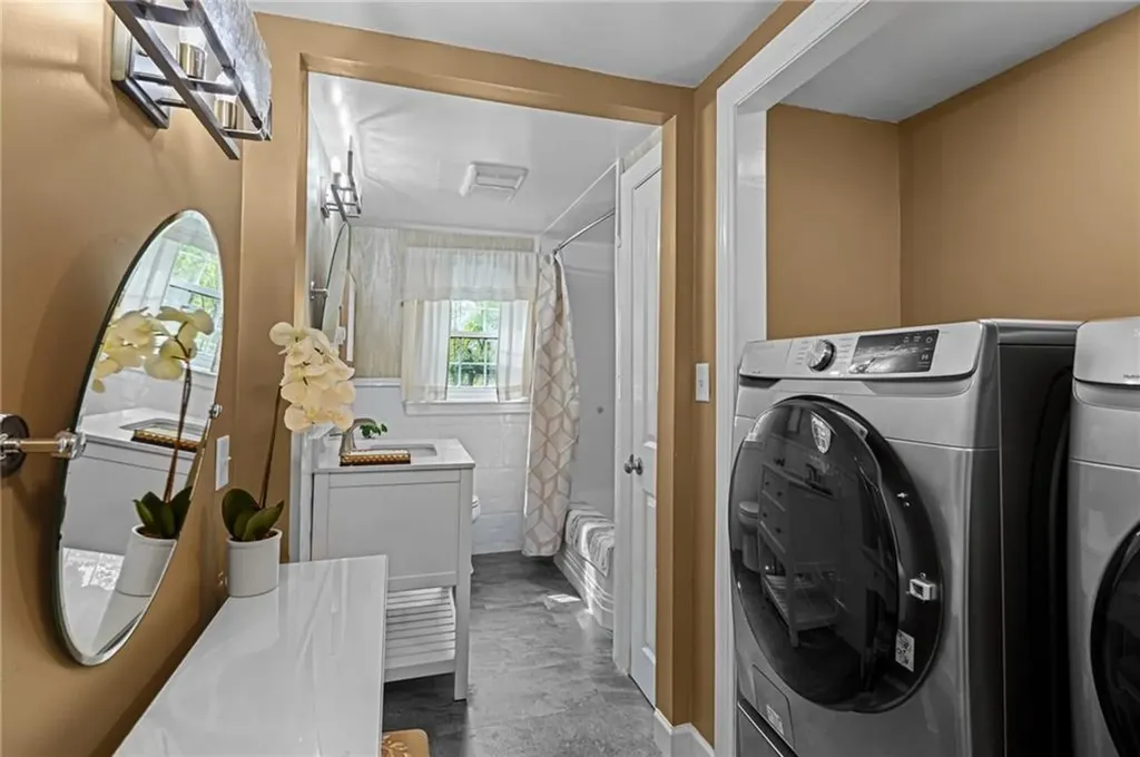 41 River Road Lincoln RI 02865