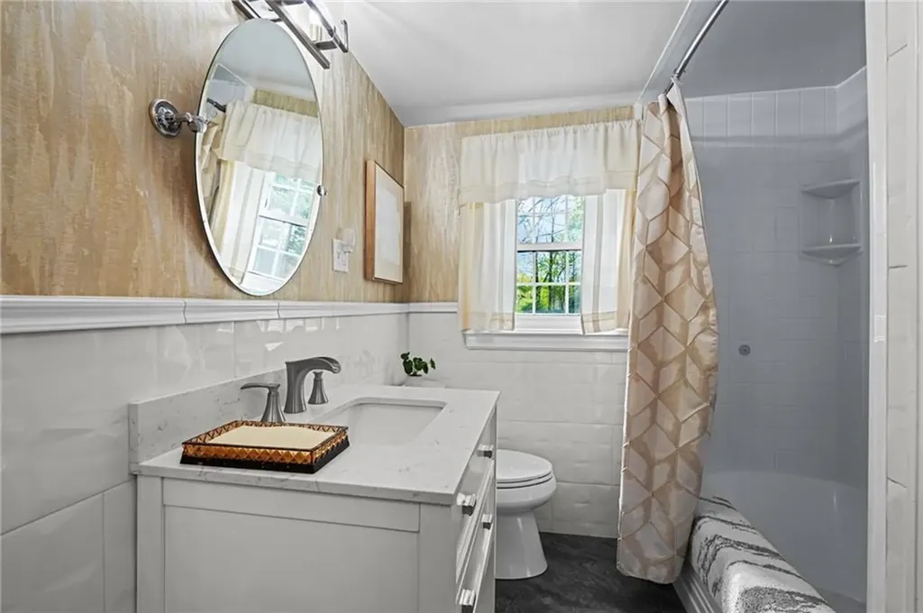 41 River Road Lincoln RI 02865