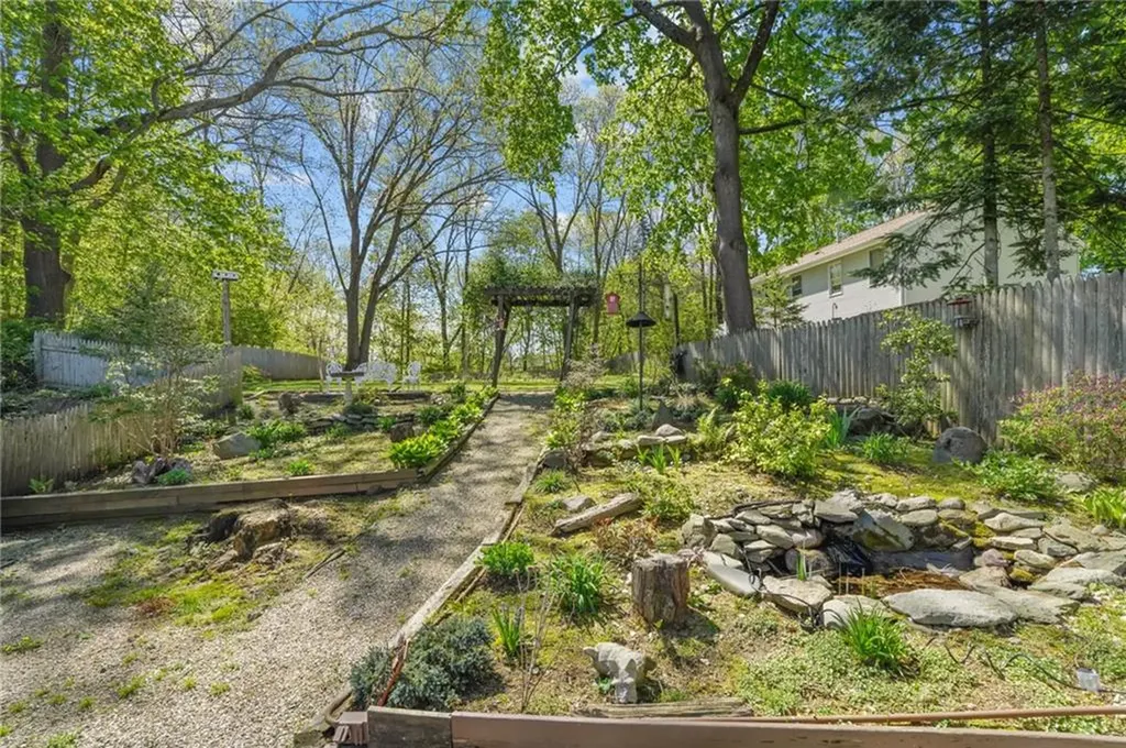 41 River Road Lincoln RI 02865