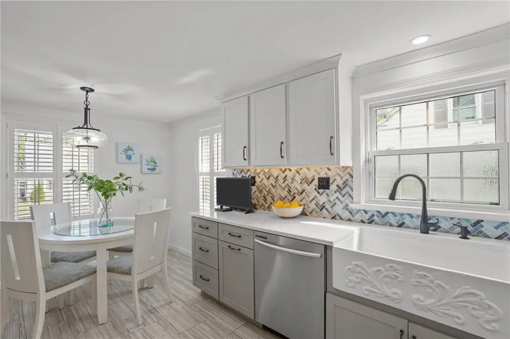 41 River Road Lincoln RI 02865