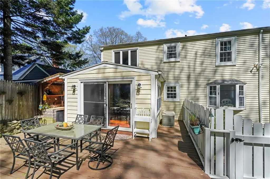 41 River Road Lincoln RI 02865