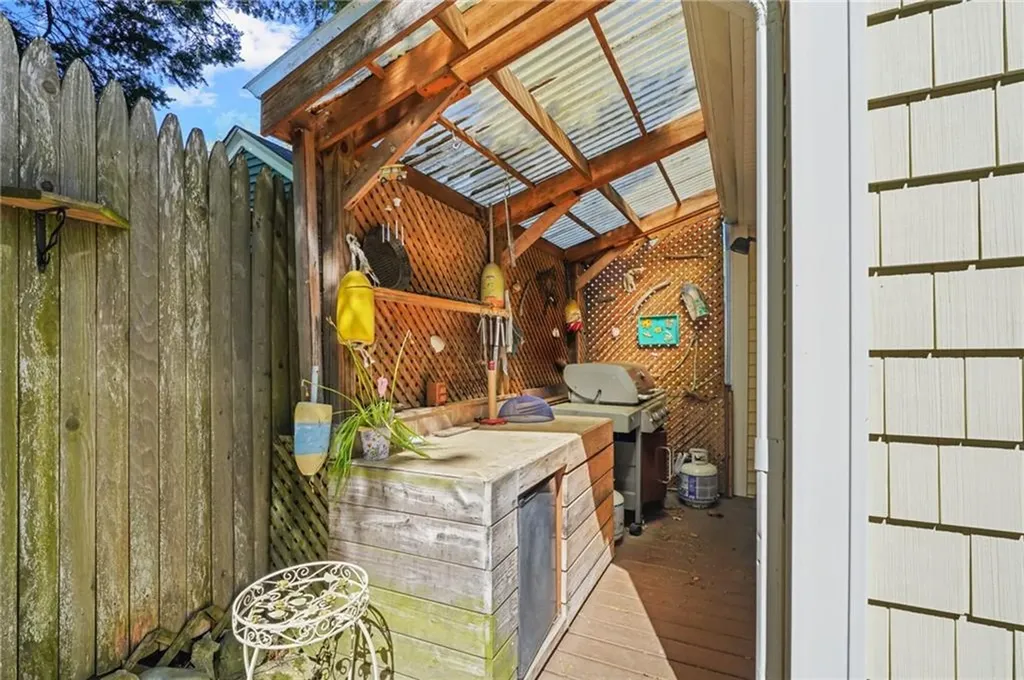 41 River Road Lincoln RI 02865