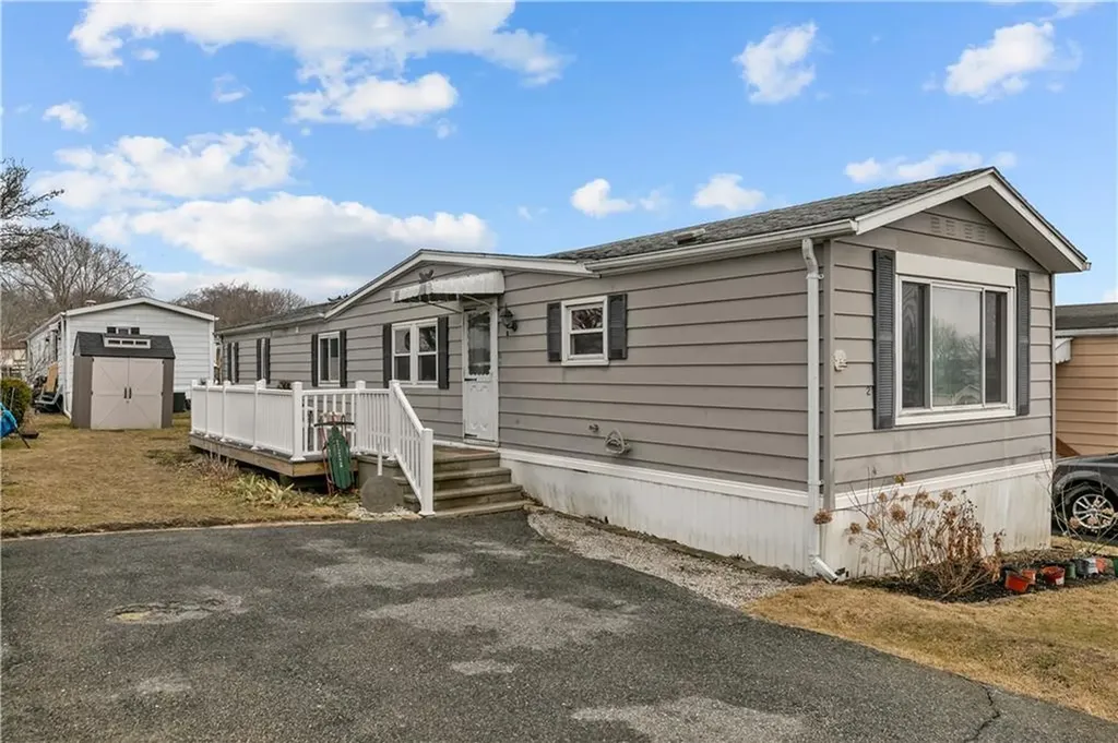 2 Bayview Park Middletown RI 02842