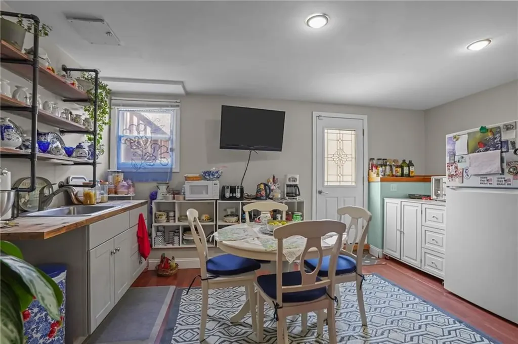 56 Verdant Drive Cranston RI 02920