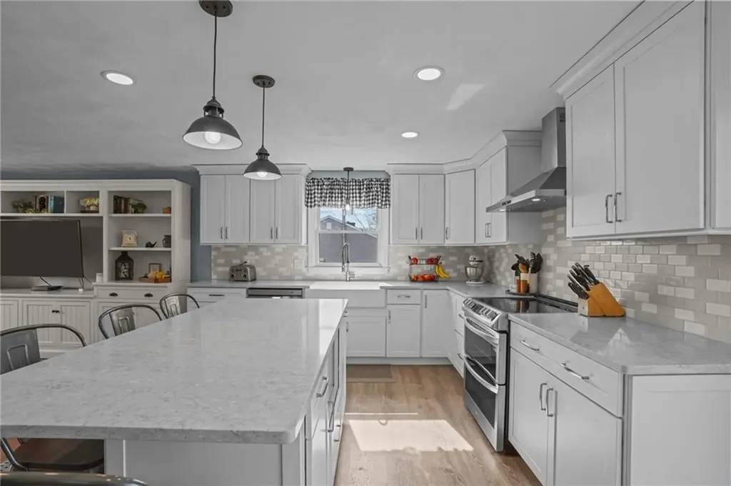 56 Verdant Drive Cranston RI 02920