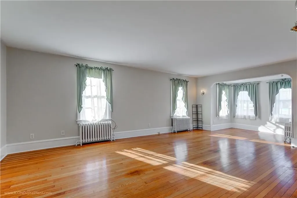 4168 Main Road Tiverton RI 02878
