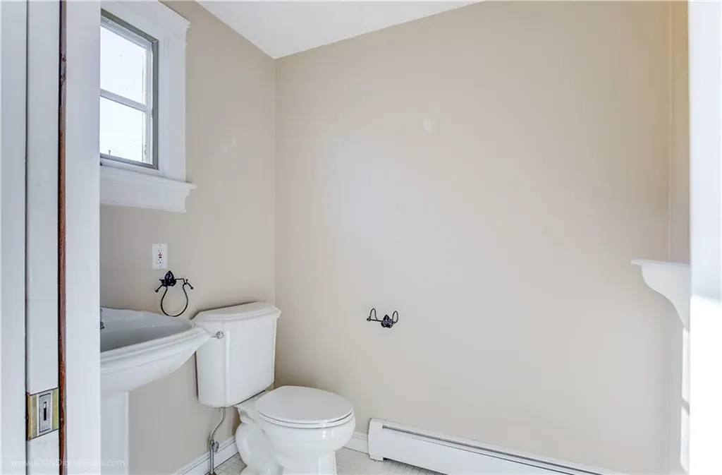 4168 Main Road Tiverton RI 02878