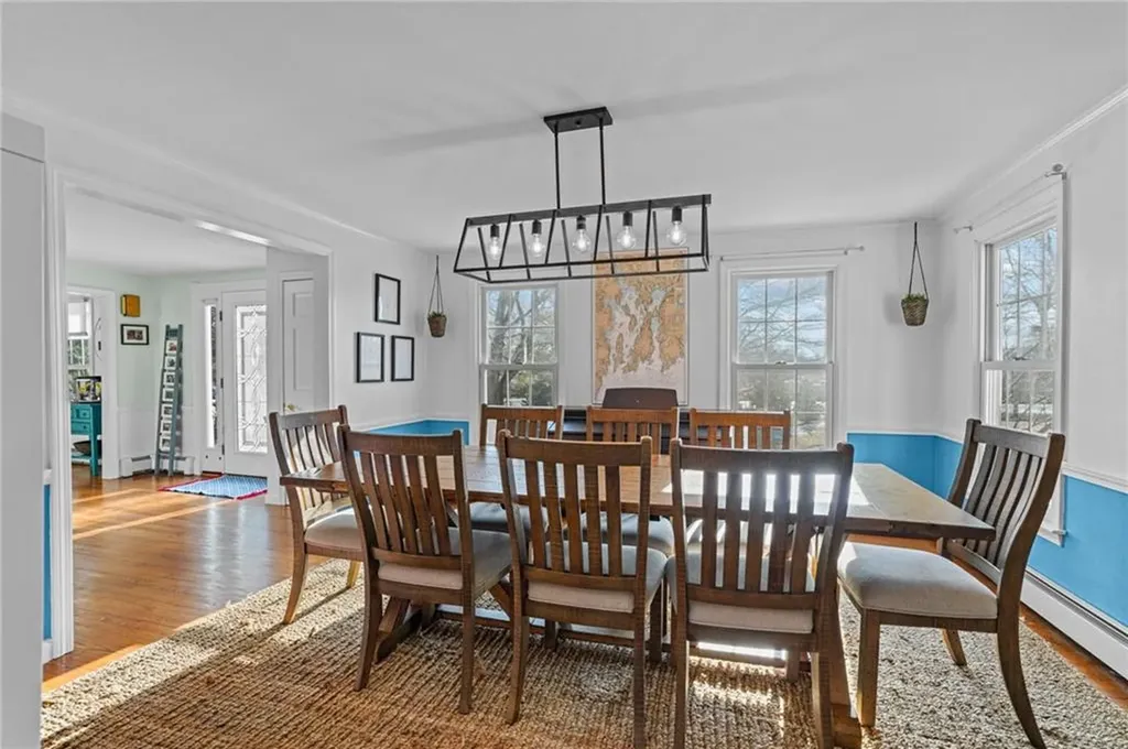 2794 Warwick Avenue Warwick RI 02889
