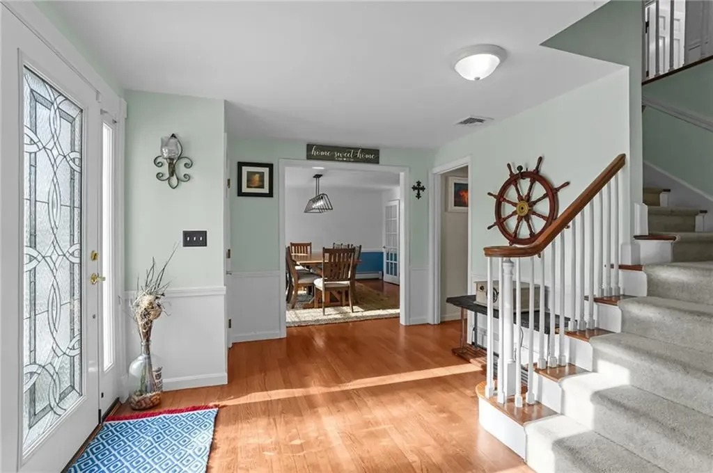 2794 Warwick Avenue Warwick RI 02889