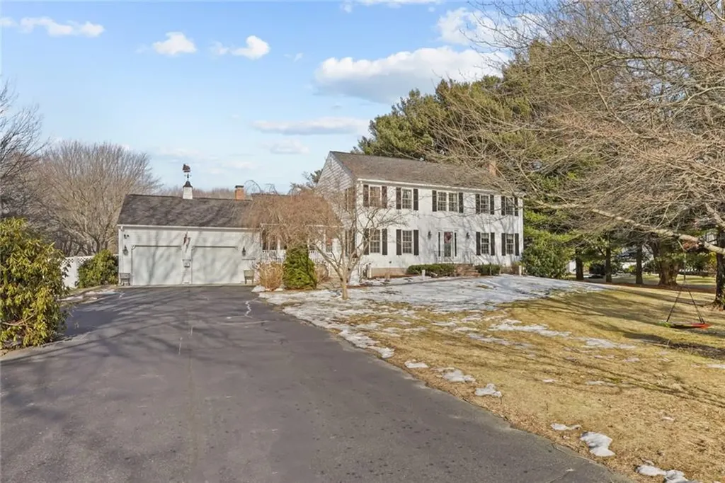 2794 Warwick Avenue Warwick RI 02889