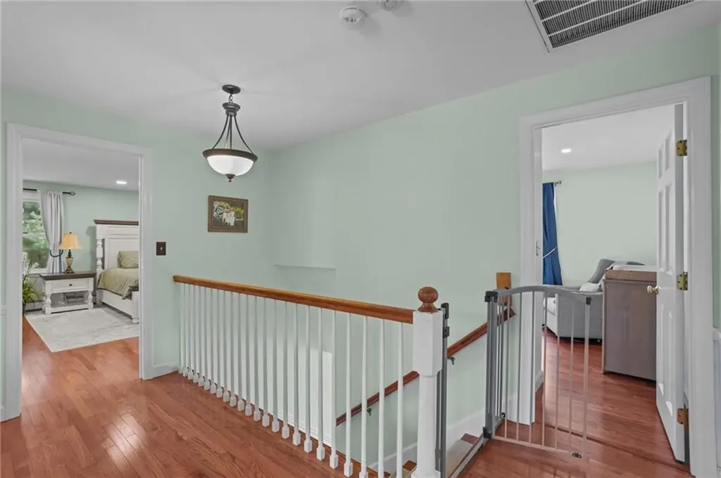 2794 Warwick Avenue Warwick RI 02889