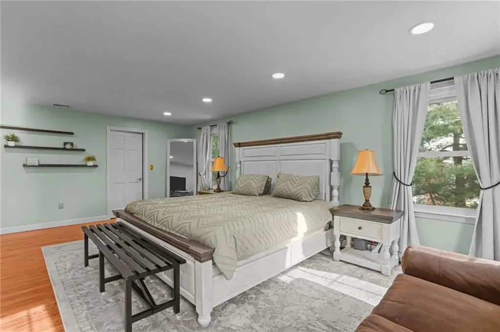 2794 Warwick Avenue Warwick RI 02889