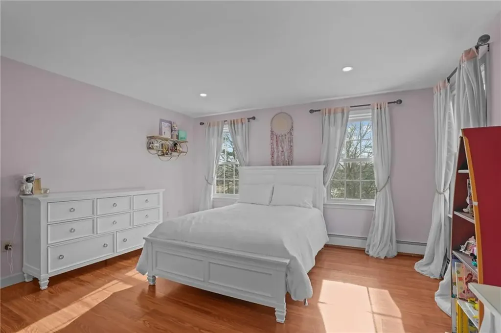 2794 Warwick Avenue Warwick RI 02889