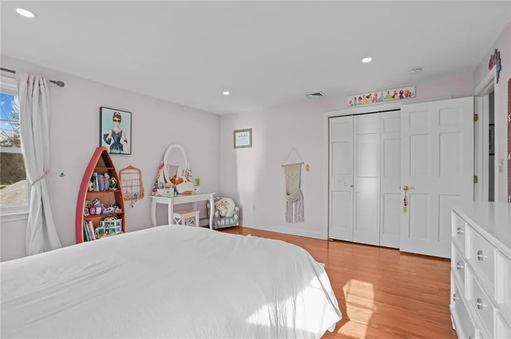2794 Warwick Avenue Warwick RI 02889