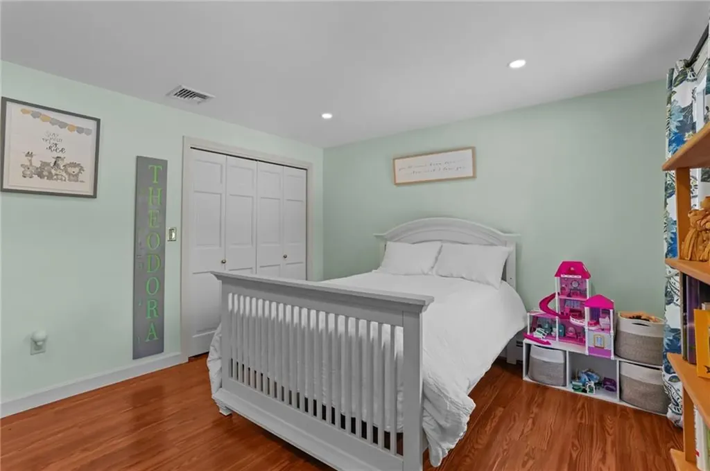2794 Warwick Avenue Warwick RI 02889