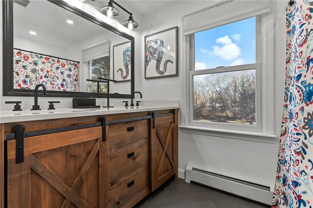 2794 Warwick Avenue Warwick RI 02889