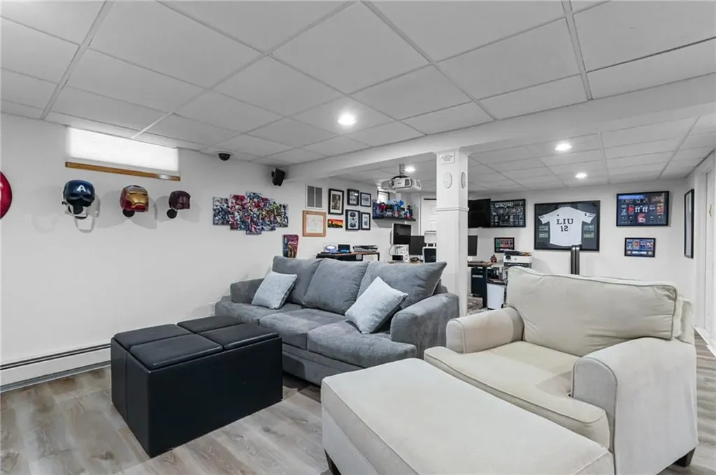 2794 Warwick Avenue Warwick RI 02889