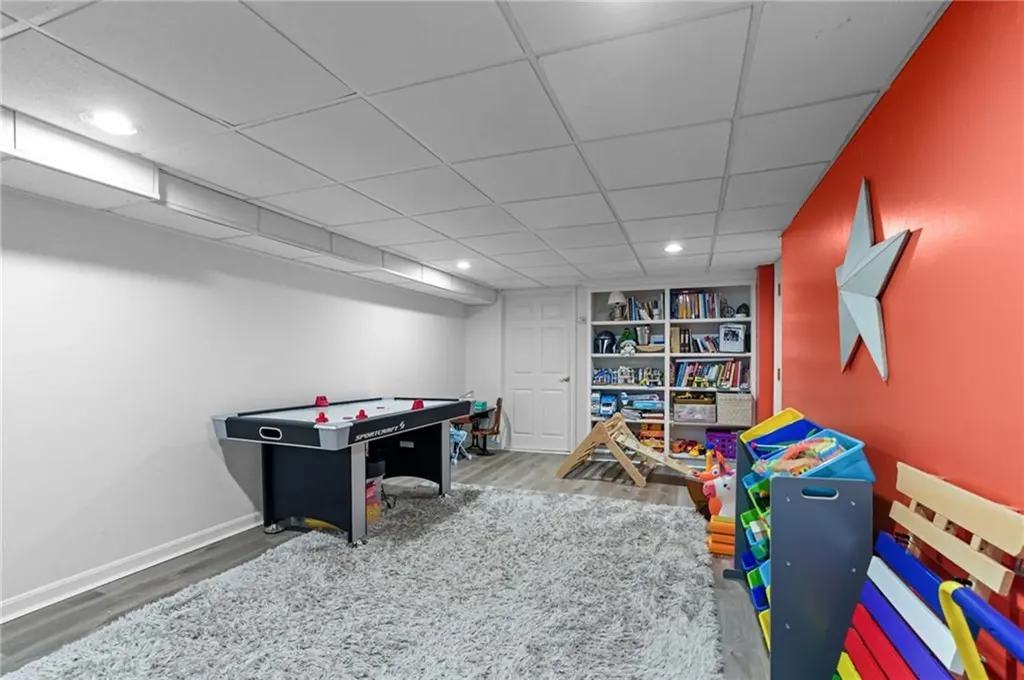 2794 Warwick Avenue Warwick RI 02889