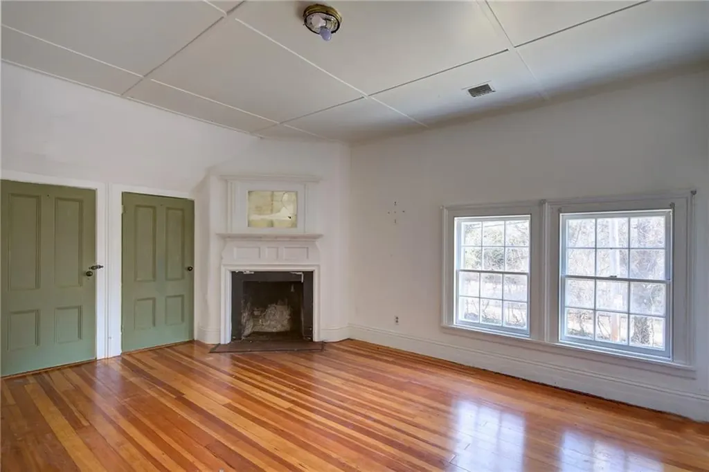 173 Coggeshall Avenue Newport RI 02840