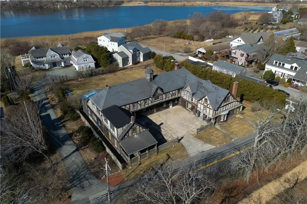 173 Coggeshall Avenue Newport RI 02840