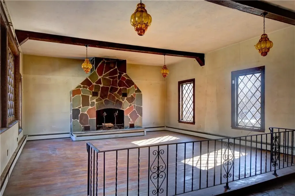 173 Coggeshall Avenue Newport RI 02840