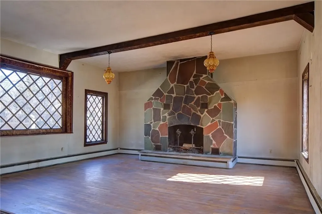 173 Coggeshall Avenue Newport RI 02840