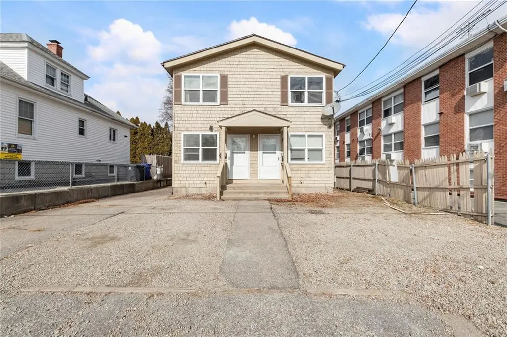 35 37 Seneca Avenue Pawtucket RI 02860