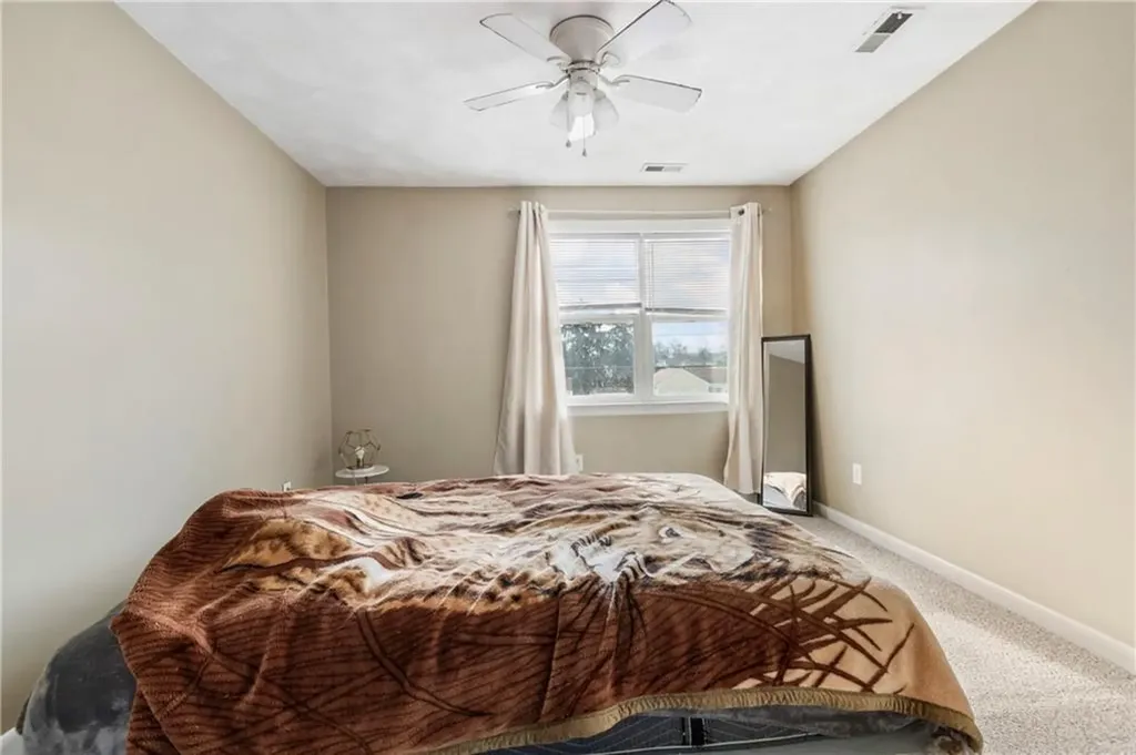 35 37 Seneca Avenue Pawtucket RI 02860
