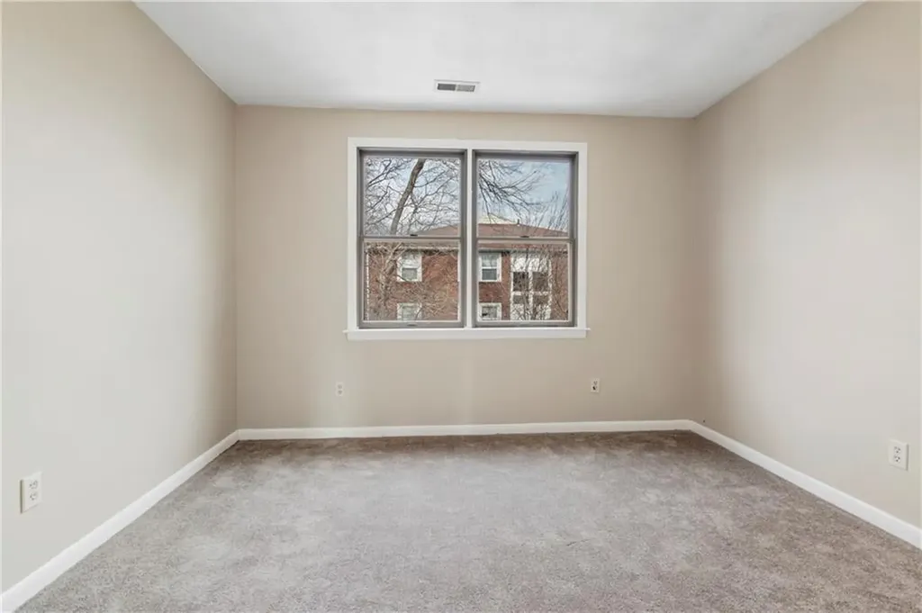 35 37 Seneca Avenue Pawtucket RI 02860
