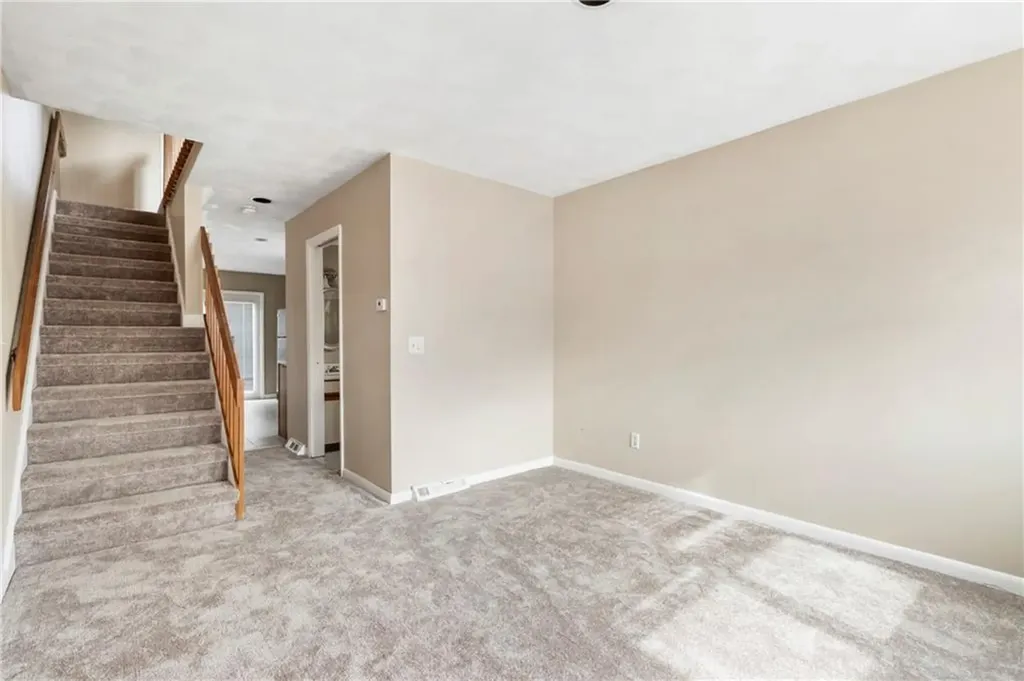 35 37 Seneca Avenue Pawtucket RI 02860