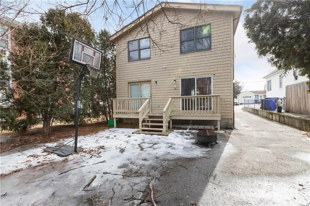 35 37 Seneca Avenue Pawtucket RI 02860