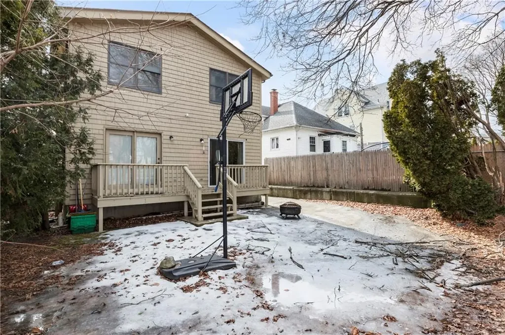35 37 Seneca Avenue Pawtucket RI 02860