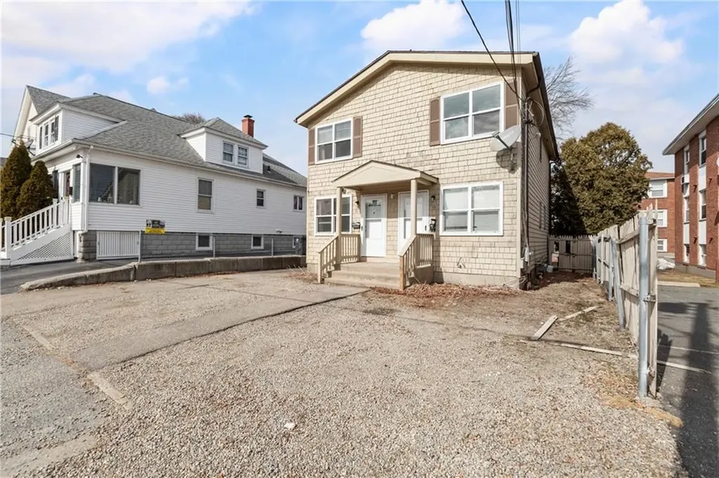 35 37 Seneca Avenue Pawtucket RI 02860
