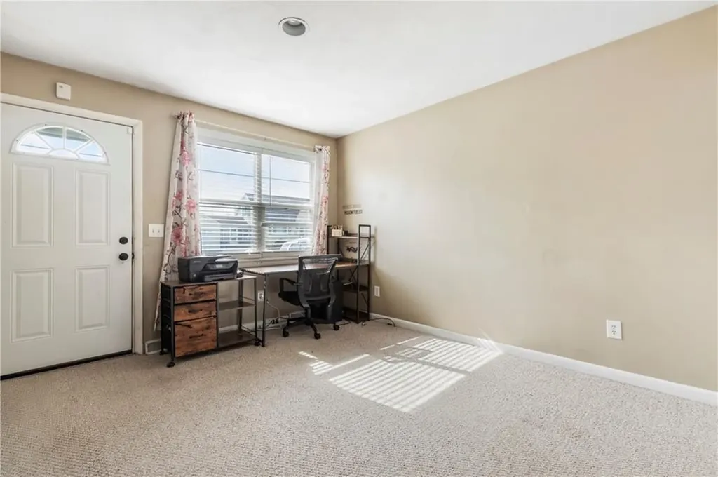 35 37 Seneca Avenue Pawtucket RI 02860