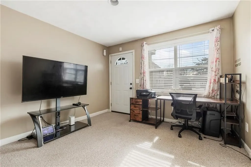 35 37 Seneca Avenue Pawtucket RI 02860
