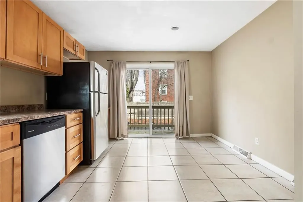 35 37 Seneca Avenue Pawtucket RI 02860