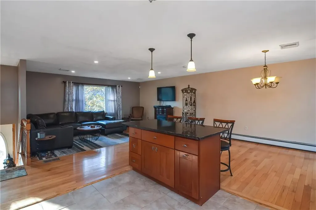 12 Price Lane Smithfield RI 02917