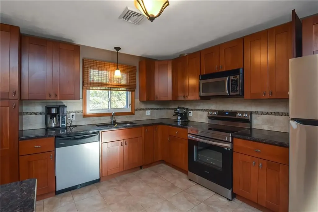 12 Price Lane Smithfield RI 02917