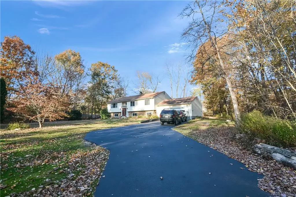 12 Price Lane Smithfield RI 02917